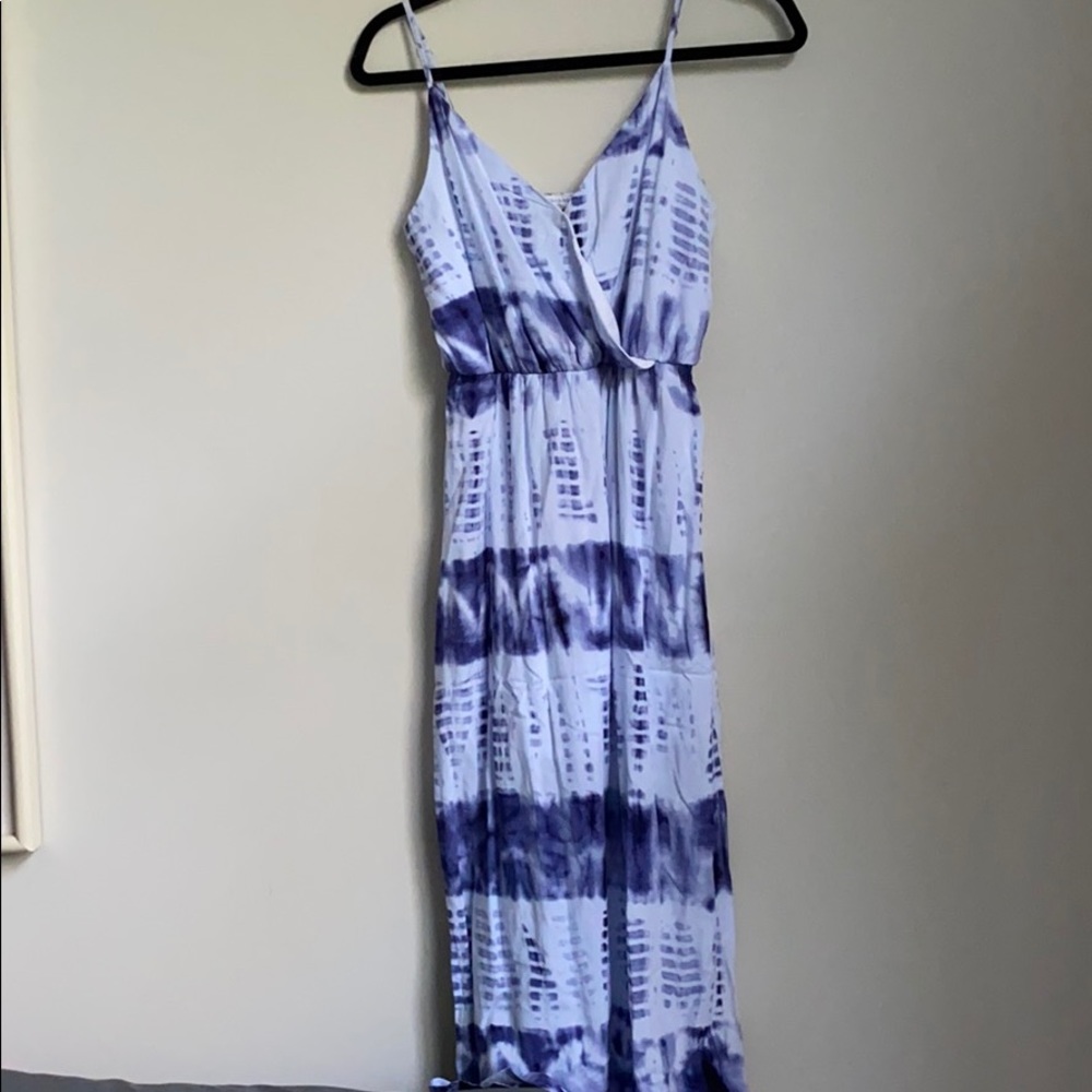 NWOT Blue and Tie patterned maxi dress